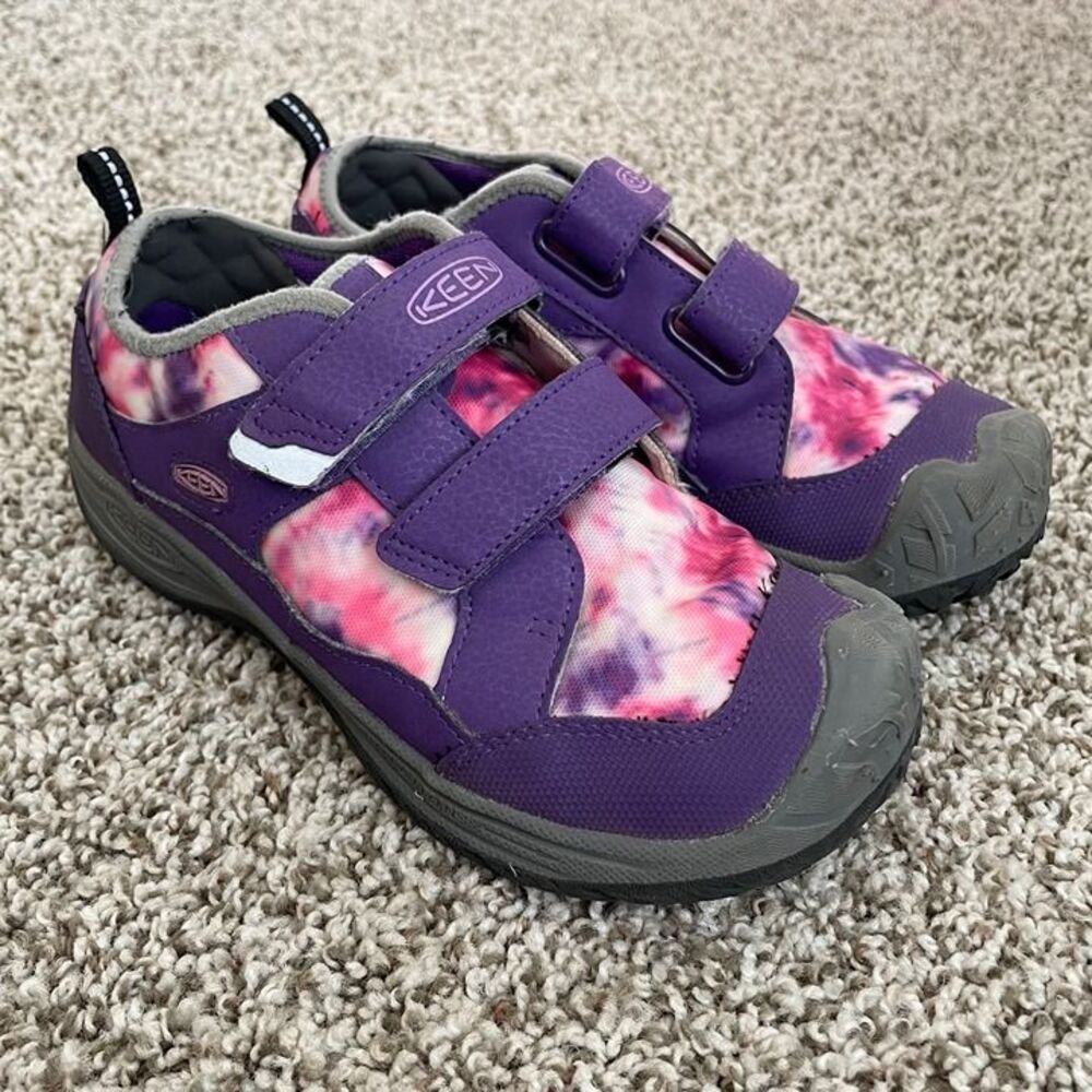 Size 4 / Girls KEEN Speed Hound Sneakers